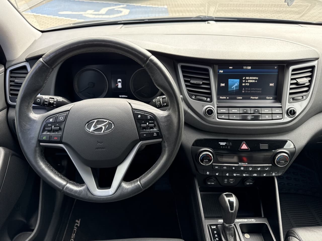 Hyundai Tucson - zdjęcie 14